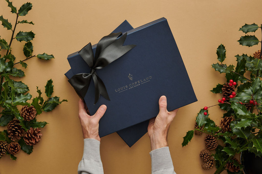 Christmas Cheers: Gift Ideas for Dads, Husbands, and Brothers - Louis Copeland