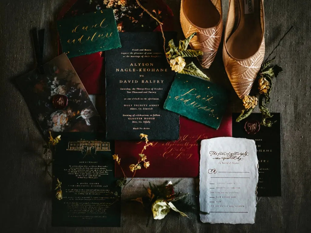 Crafting the Perfect Wedding Invitations: Dos, Don'ts, and Timing Tips