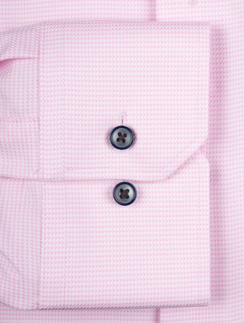 Puppytooth With Contrast Button Pink